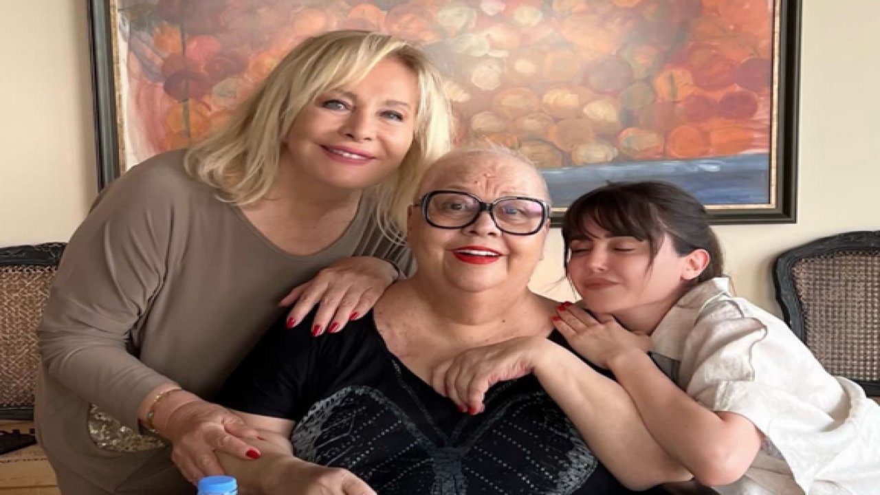 Emel Sayın'dan Acı haber! Kardeşi Fatoş Sayın Hayatını Kaybetti...