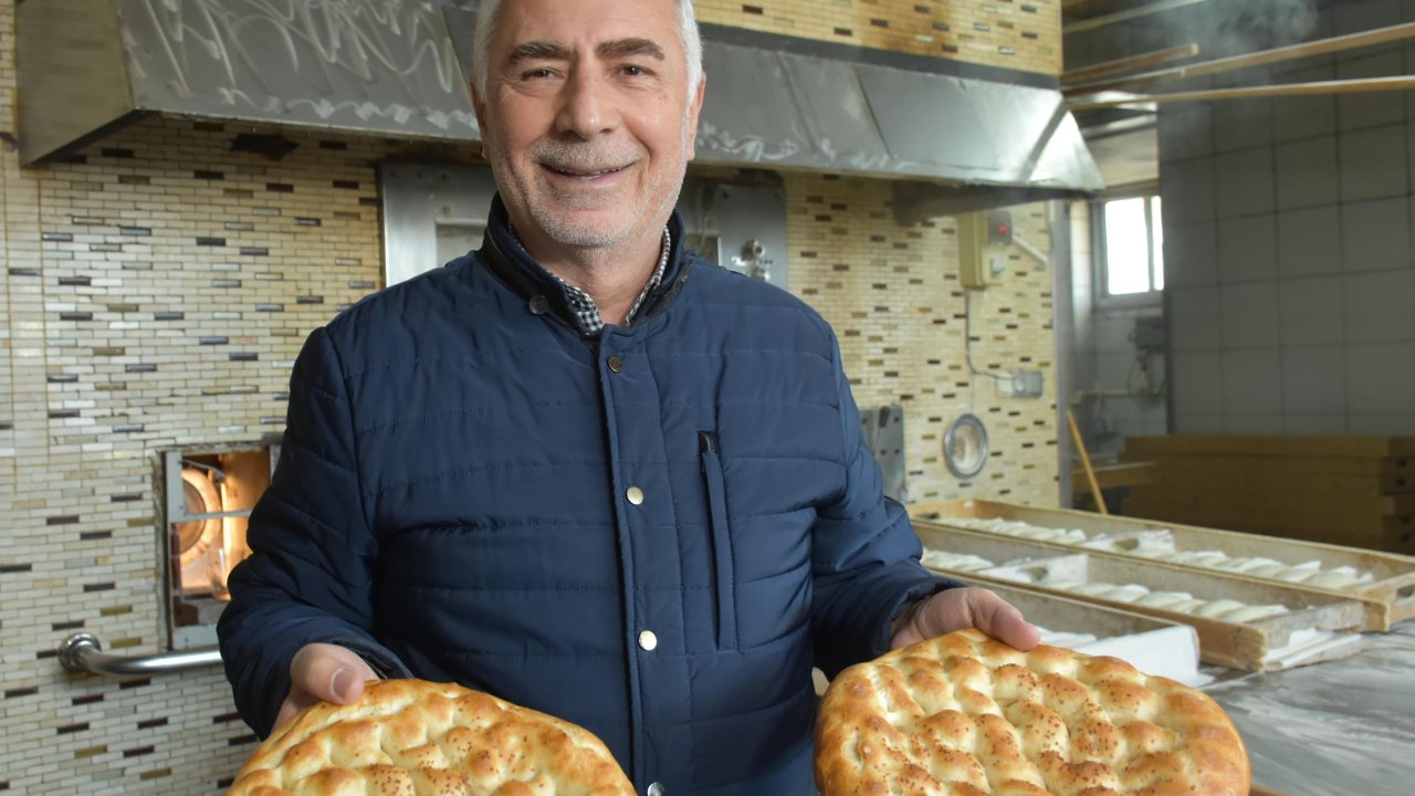 İzmir’de Ramazan Pidesinin Gramajı Düştü, Fiyatı Arttı