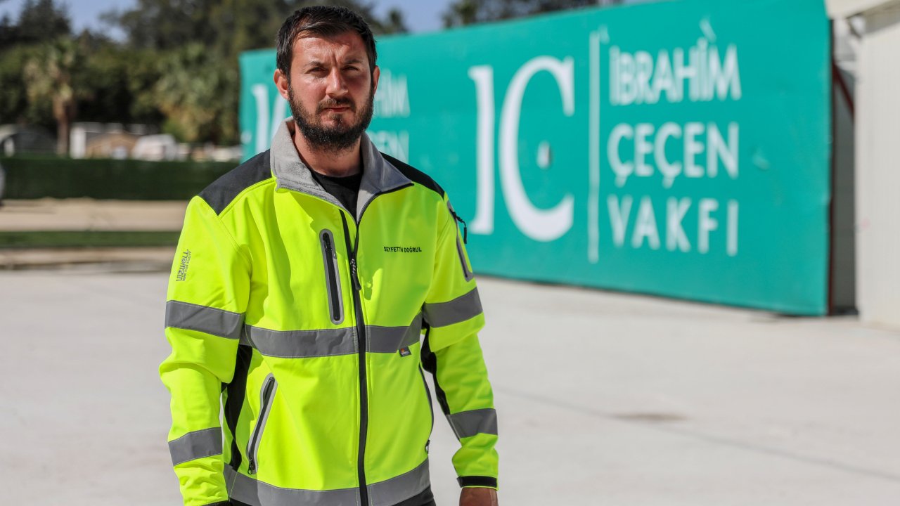 Depremde Ailesini Kaybeden Seyfettin, Depremzedelere Umut Oldu