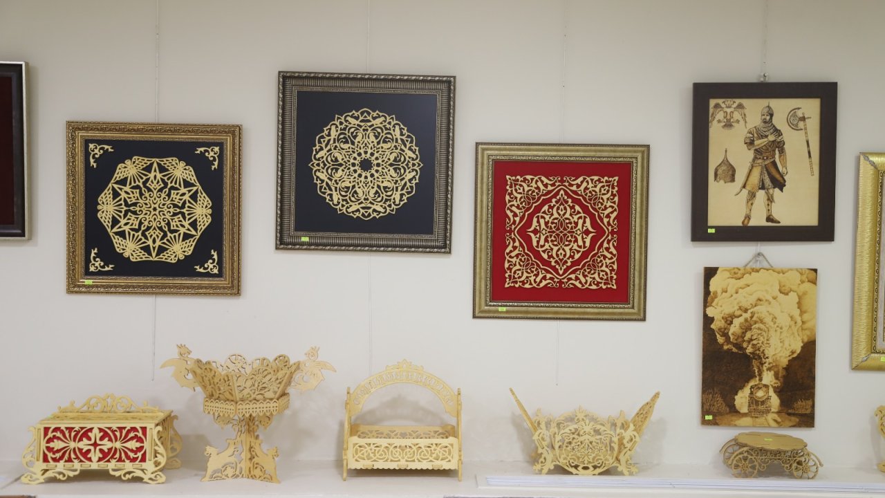 Kartal'da Ahşap El Sanatları Sergisi Açıldı