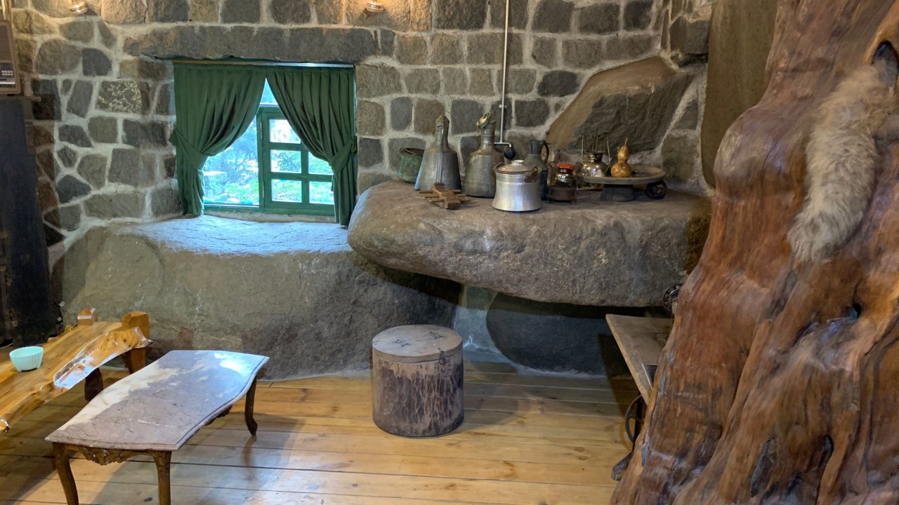 Doğal 'kaya'lı Ofis