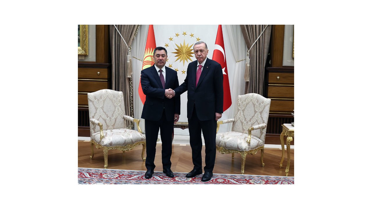 Cumhurbaşkanı Erdoğan, Kırgızistan Cumhurbaşkanı Caparov İle Bir Araya Geldi