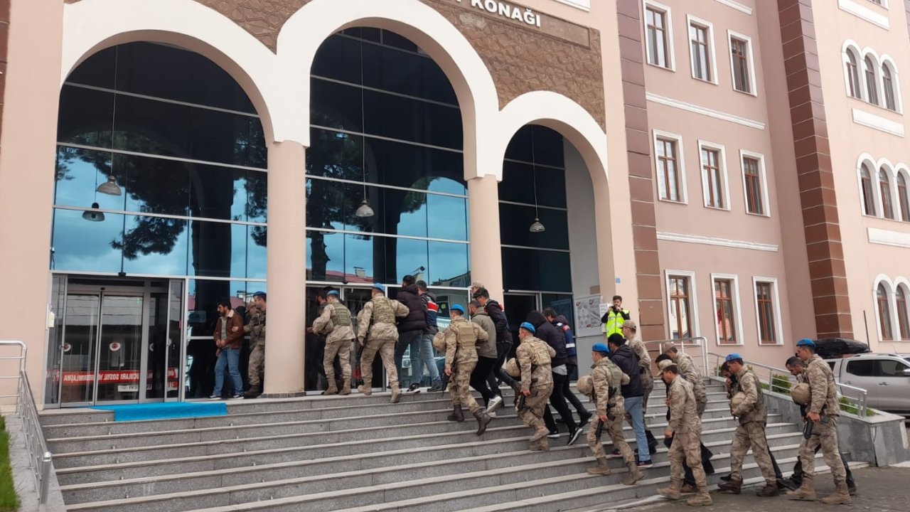 Bingöl'de 'kökünü Kurutma Operasyonu'nda 8 Tutuklama