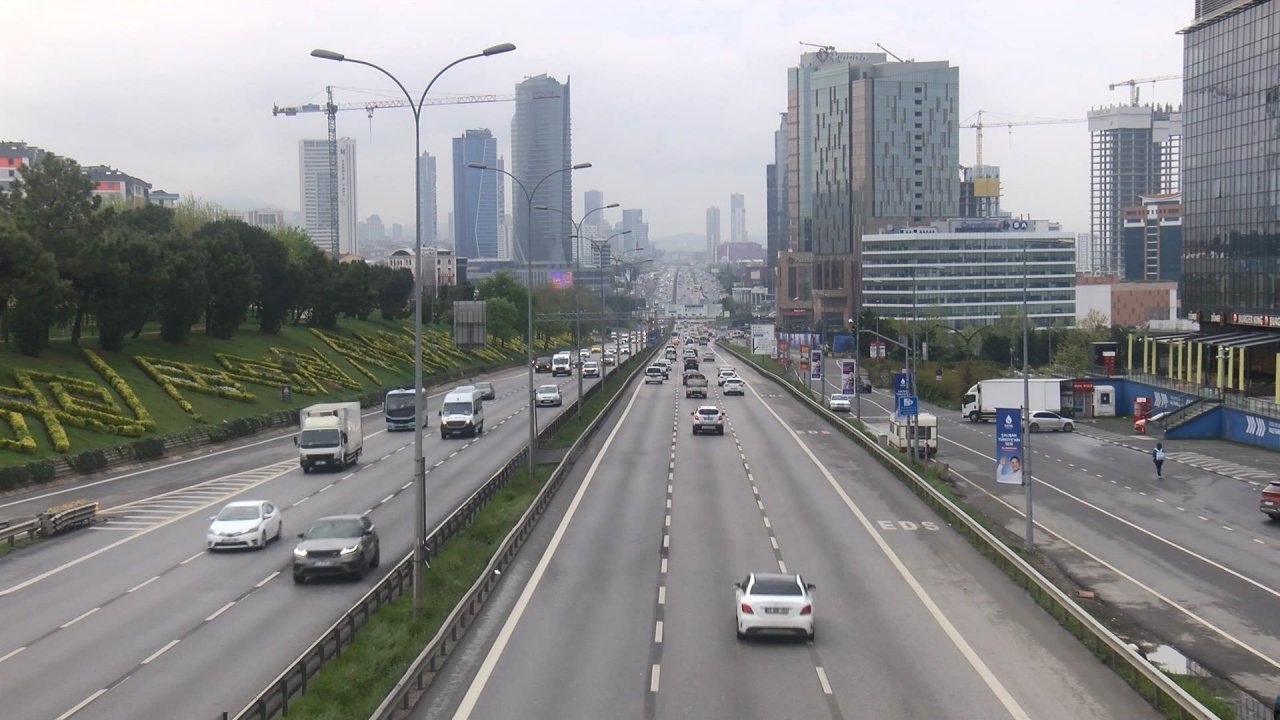 Arefe Günü Yollar Boş Kaldı