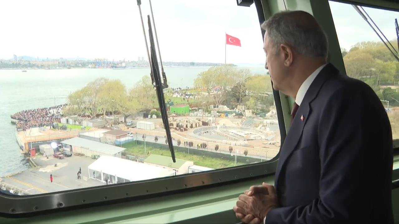 Milli Savunma Bakanlığı Tcg Anadolu'nun Sarayburnu'ndan Ayrıldığı Anları Paylaştı