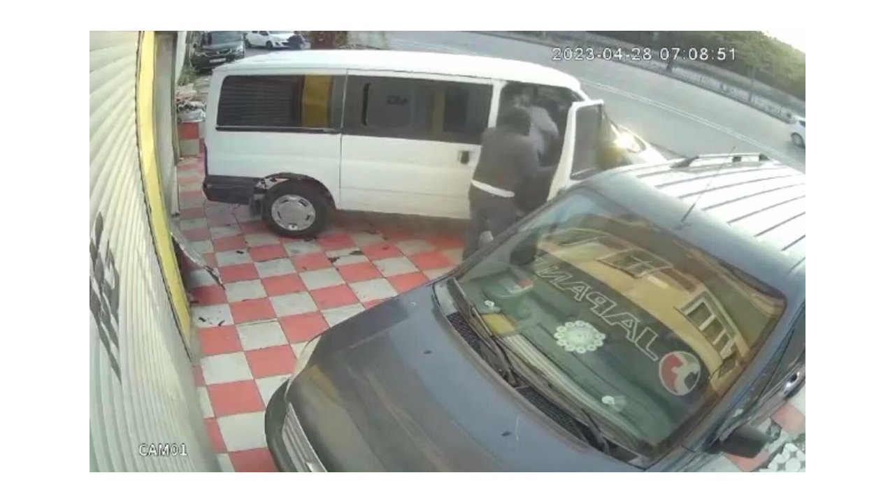 Şişli'de Tamirhanenin Kepengini Kıran 4 Şüpheli, Çevredekilerin Tepkisiyle Kaçtı