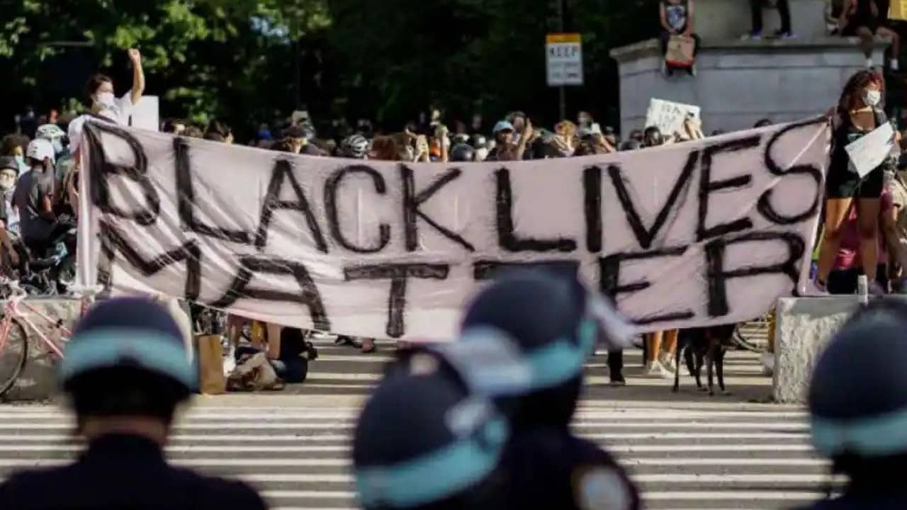 Black Lives Matter liderleri ABD'de lüks malikane satın almak için 6 milyon dolarlık bağış kullandı