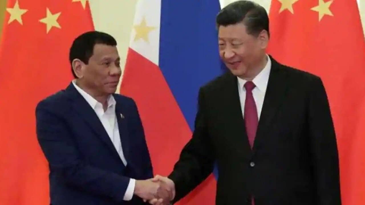 Filipinler Devlet Başkanı Rodrigo Duterte ve Çinli Xi, Güney Çin Denizi'nde itidal çağrısında bulundu