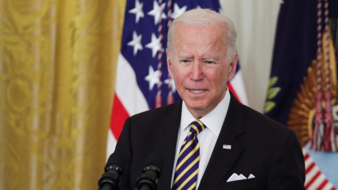 Biden, Ukrayna'ya tazminat ödemek için el konulan Rus oligark varlıklarının kullanılmasını önerdi