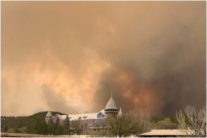New Mexico 'megafire' boyutu iki katından fazla olabilir