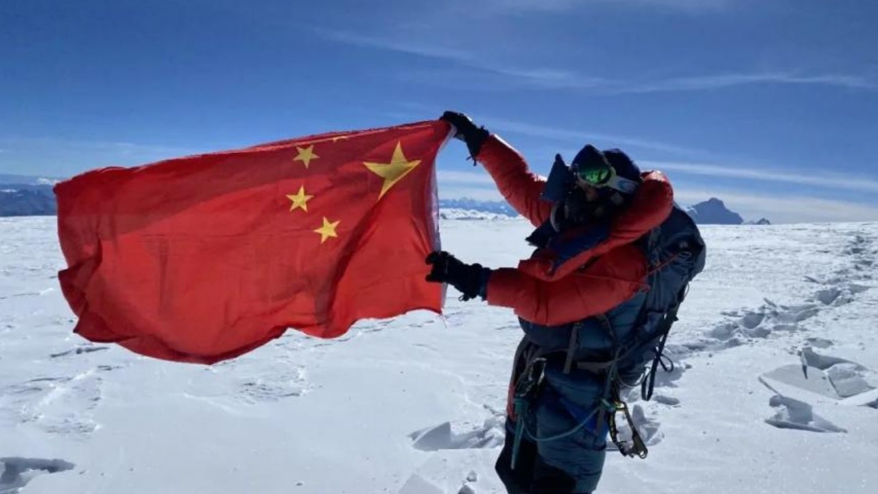 Nepalli dağcılar bu yılki Everest zirvelerine başladı